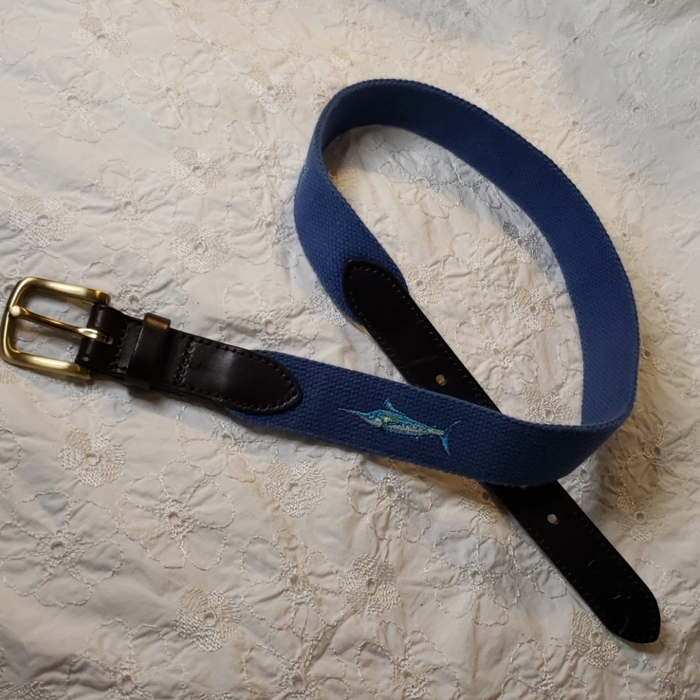 Vineyard vines canvas and leather belt 28